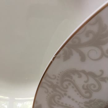 Karaca Züccaciye, Siena Gold Yemek Takımını Defolu Ürünlerle Gönderdi!