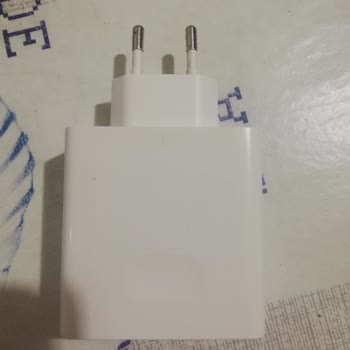 Huawei Adaptör Değişmiyor, Para İstiyor