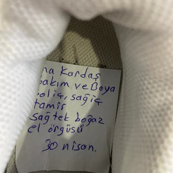 Bay Dakik Lostra Lostra Değil, Zaten Dakik Hiç Değil