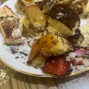 Kadıköy Kemal Usta Waffles'tan Aldığım Çilekli Çikolatalı Berliner Bozuk Ve Küflü Çıktı!