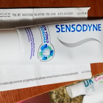 Diş Macunu Sensodyne Ürün Bozuk Sağlık Açısından Riskli