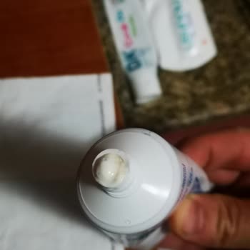 Diş Macunu Sensodyne Ürün Bozuk Sağlık Açısından Riskli