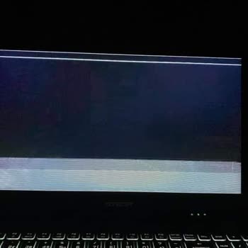 Monster Ekranda Çizgiler Çıkıyor