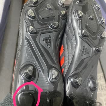 Adidas Marka Kramponun Hatalı Çıkması