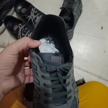 Ayakkabı Yırtılması. Slazenger Firması