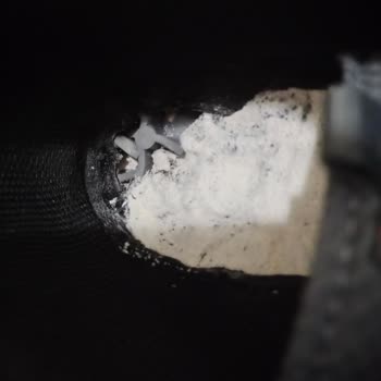 Ayakkabı Yırtılması. Slazenger Firması