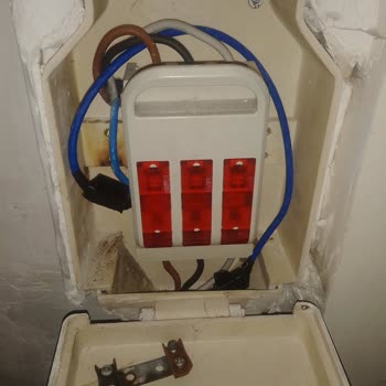 AYEDAŞ Kofraya Gelen Yüksek Voltaj Gelmesi