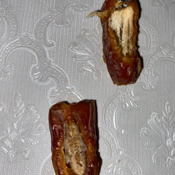 Simbat Kuruyemiş Ürün Kurtlu Ve Kumlu