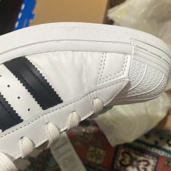 . Adidas Superstar Ayakkabı