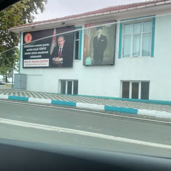 Süleymanpaşa Belediyesi Tekirdağ'da Kamu Binasına Asılı Atatürk'ün Resmine Aleni Saygısızlık