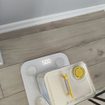 Ayvalık Naturel Zeytinyağı Tenekeler 0.5 Litre Eksik