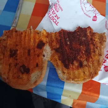 Tostçu Mami'nin Tostu Ve Yemek Sepeti Müşterisinin Arkasında Durmaması!