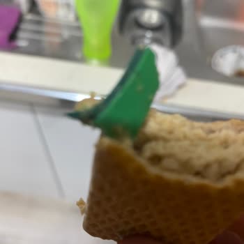 Eti Gıda Etin İçinden Çıkan Plastik Parça