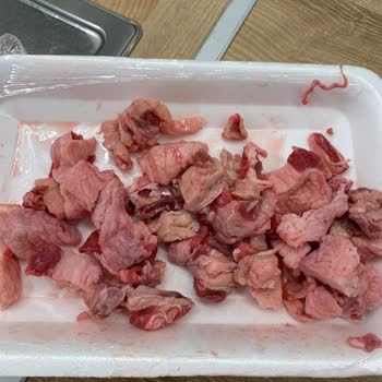 Köfteci Yusuf'un 2 Saat Gecikmeli Ve Yağlı Kuşbaşı Eti Yüzünden Hayal Kırıklığına Uğradım