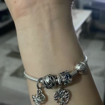 Pandora Mücevher Ateş Böceği Charm Taşı Düştü