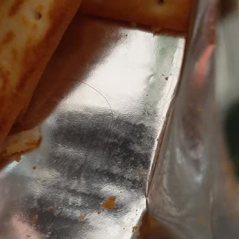 Ülker Çizi İçerisinden Tüy Çıktı