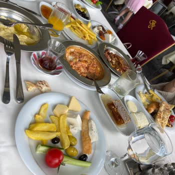 Beykoz Restaurant Kahvaltıda Kıllar Çıktı