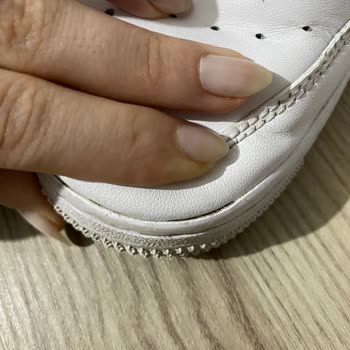 Sneaks Up Ayakkabı Deri Problemi