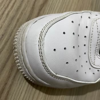 Sneaks Up Ayakkabı Deri Problemi