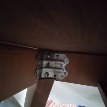 Elit Mobilya Masanın Koltukları Farklı Ve Sallanıyor