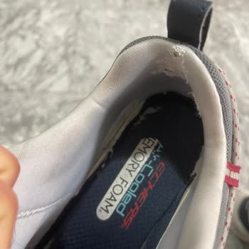 Skechers Marka Ayakkabımda Çökmeler Ve Deforme Olmalar Oldu