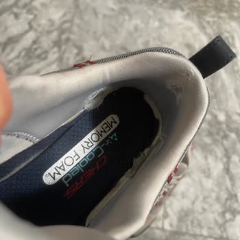 Skechers Marka Ayakkabımda Çökmeler Ve Deforme Olmalar Oldu