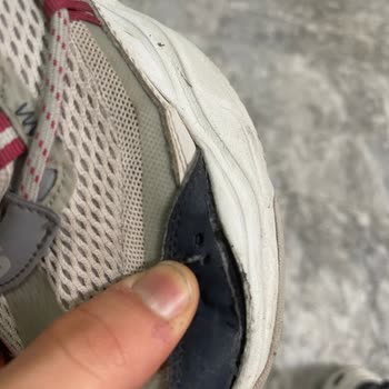 Skechers Marka Ayakkabımda Çökmeler Ve Deforme Olmalar Oldu
