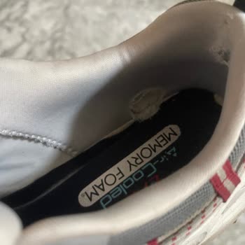 Skechers Marka Ayakkabımda Çökmeler Ve Deforme Olmalar Oldu