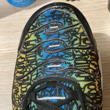 Nike Ayakkabının Burnu Açıldı.