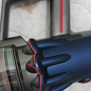 Dyson V12 İlk Kullanımda Deforme Olması