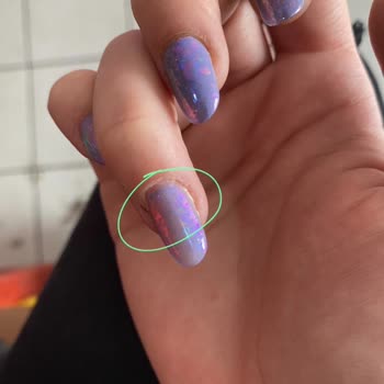 Aymira Koçaklı Yaşam Merkezi Protez Tırnak, Parıltılı Süs