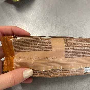 A101 Erimiş Sonradan Yine Dondurulmuş Magnum Dondurma Satıyor