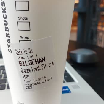 Starbucks Coffee Hilltown Şubesinin Ciddiyetsiz Hizmeti