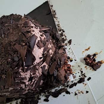 Petek Pastanesi (Diyarbakır) Zarar Görmüş Pasta