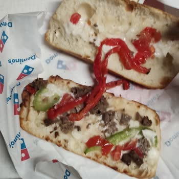 Domino's Pizza 70 TL'ye Kavurmalı Ekmek Arası Üründe Az Malzeme Ve Zor Tad