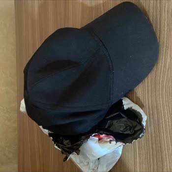 Dolap Satıcının Arkasında Durmuyor