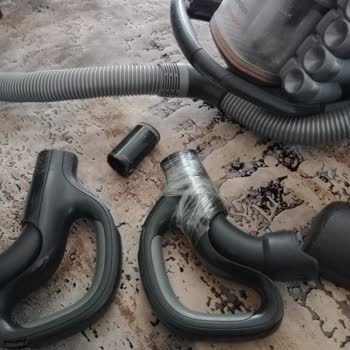 Electrolux Ultracaptic Süpürge Parçaları Kırılıyor, Lego Daha Sağlam!