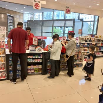 Kozzy Rossmann'da2 Kasa Olduğu Halde Kasiyer Kasayı Açmadı!