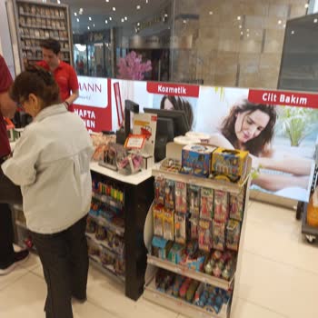 Kozzy Rossmann'da2 Kasa Olduğu Halde Kasiyer Kasayı Açmadı!