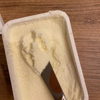 Matlı Buradan Labne Peynirin Kesilmiş Farklı Bir Formda Olması