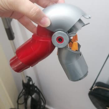 Dyson V12 Slim Mobilya Altı Operatörü, Yedek Parça Bulunmuyor!