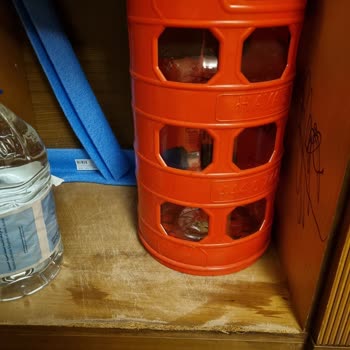 Hayat Su Hayat Cam Damacana Durduğu Yerde Kırılması