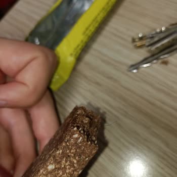 M Life Protein Bar İçerisinden Kıl Çıktı
