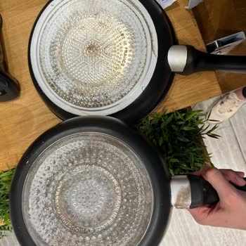 Tefal Titanyum Tavaların Altındaki Metal Parçası Tavadan Ayrıldı