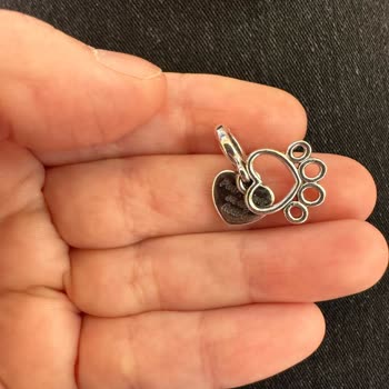 Pandora Akasya AVM Kararmış Ürün Satıyor