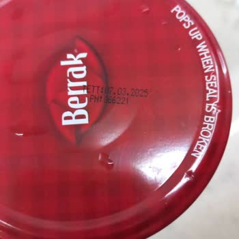 Berrak Turşuları Kapağının İçi Paslı Çıktı