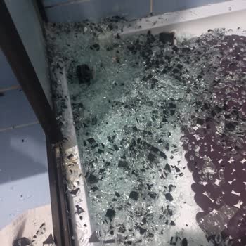 Tekzen Duşakabin Patladı, Eşim İle Çocuğum Yaralandı