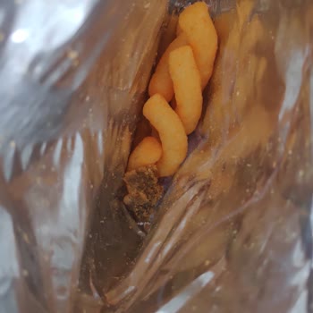 Cheetos İçerisinden Çıkan Belirsiz Şey