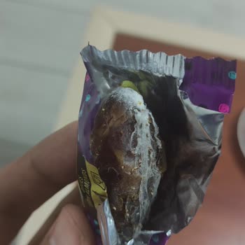 Hurmacı Müşfik Marka Bademli Hurmadan Kurt Çıktı