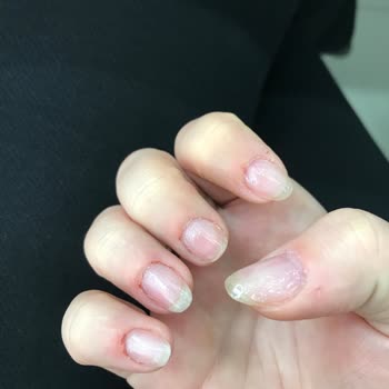 Arya Güzellik Salonu (Aydın) Tırnaklarım Mahvoldu